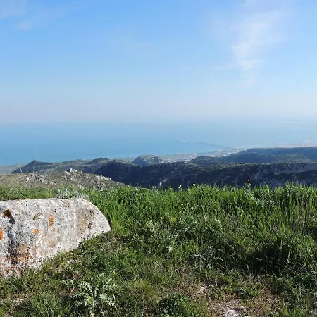 Angela Bed & Breakfast