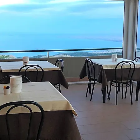 Angela Bed & Breakfast 4*